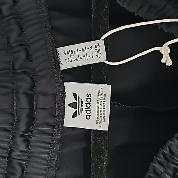 ●●ADIDAS WIDE LEG TRACK PANTS●● - Picture 6 of 10